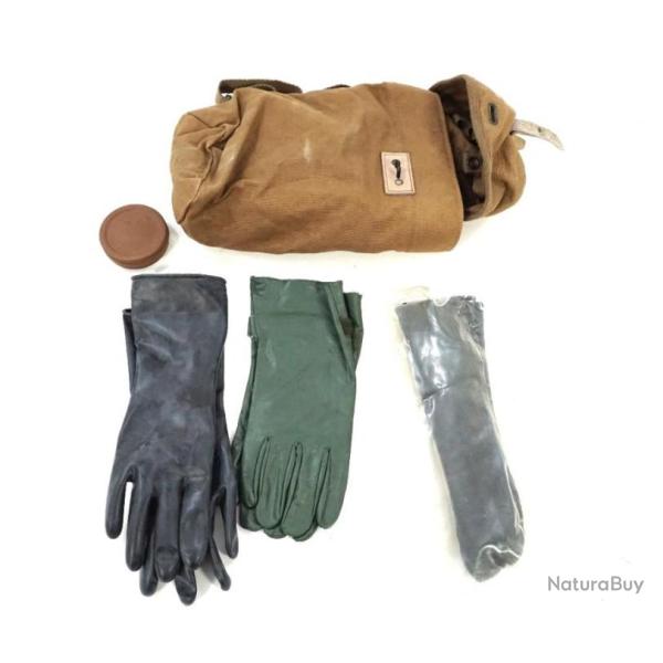 Etui de masque  gaz dat 1954 avec accessoires
