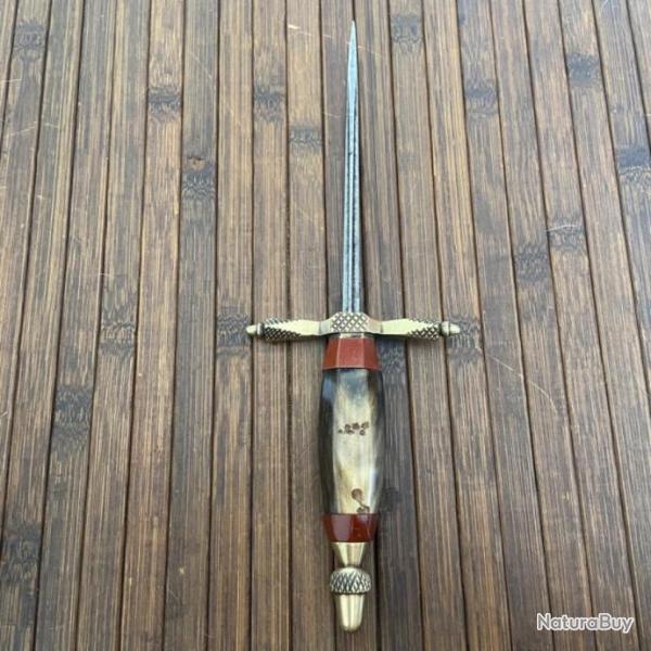 STYLET MANCHE EN CORNE DAGUE CHASSE V�NERIES