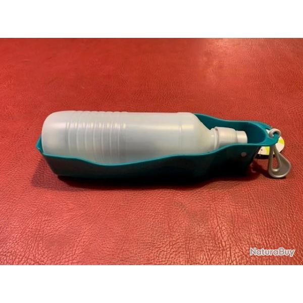 BF24 - Ferplast Abreuvoir de voyage Gourde de voyage pour chiens et chats .