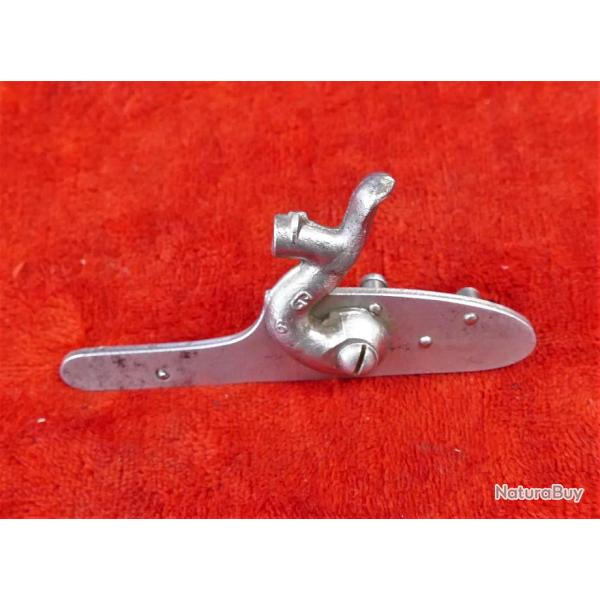 PLATINE AVANT A GAUCHE