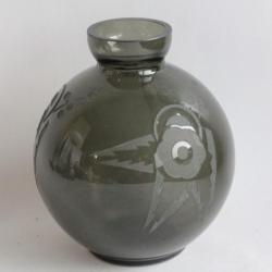 DELATTE NANCY Vase grav&eacute; Art d&eacute;co
