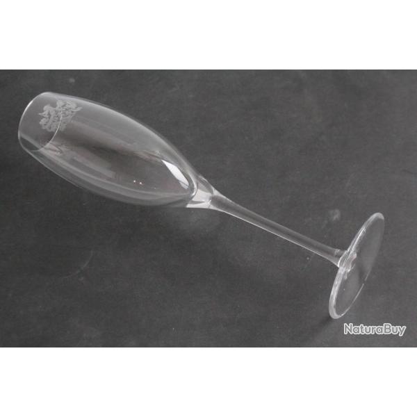 PIAGET Fl�te � champagne publicitaire Montre cristal grav�