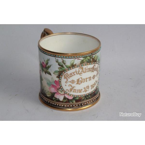 Tasse de bapt�me porcelaine �maill�e Marie Aline Bodley 1894