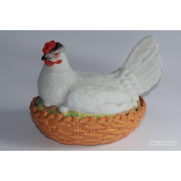 Terrine trompe l'oeil Poule couveuse porcelaine biscuit
