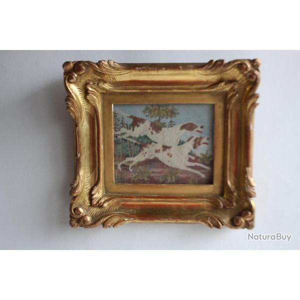 Broderie petit point cadre bois sculpt� chiens chasse XIXe si�cle