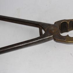 Ancienne pince à couder les tubes Outil Art populaire