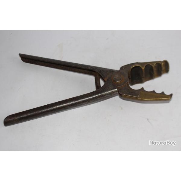 Ancienne pince � couder les tubes Outil Art populaire