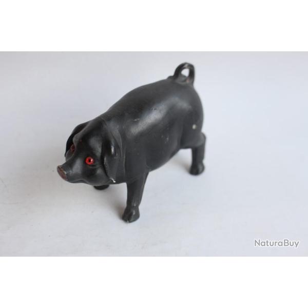 Ancien cochon en porcelaine