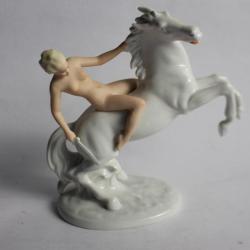 Sculpture en porcelaine cheval femme nue Wallendorf Allemagne