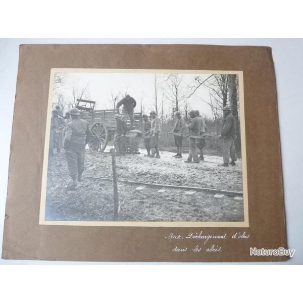 Photo Meuse D�chargement d'obus dans les abris