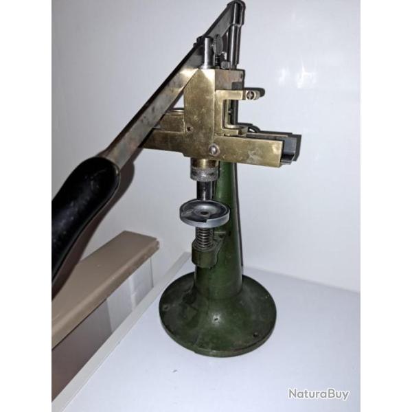 Presse rechargement pour cartouche cal 12 et 16. De collection