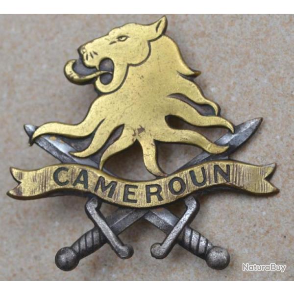 CAMEROUN, insigne b�ret Forces Arm�es Camerounaises,dos lisse embouti,Drago