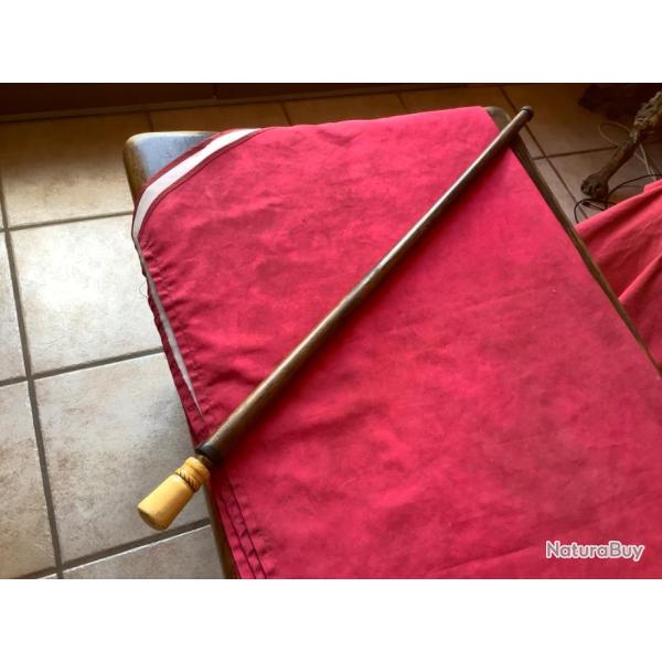 Canne pe ancienne avec pommeau en matire noble, pas de prix de rserve