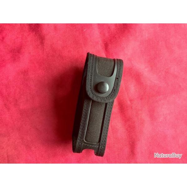 Porte chargeur de marque GK, pas de prix de r�serve