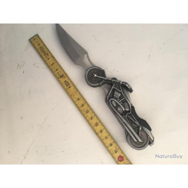 Couteau forme moto lampe