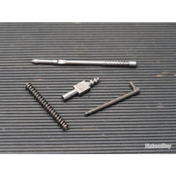 Lot pieces diverses percuteurs ? AANF1 ? AA52 ? REF 89/2023