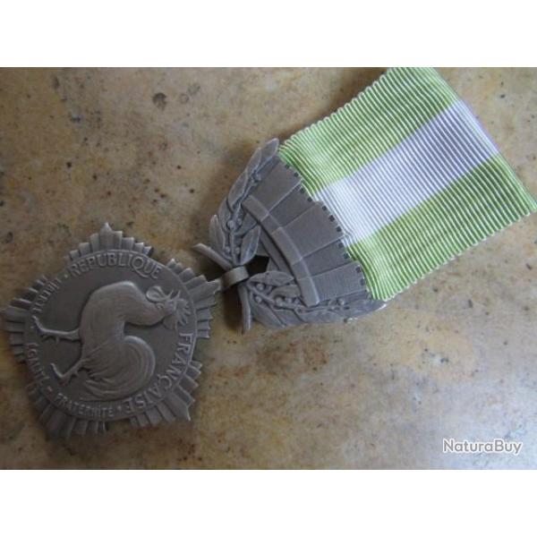 m�daille d�coration ordre des collectivit�s locales ordre ruban d'origine plus clair que pr�vu