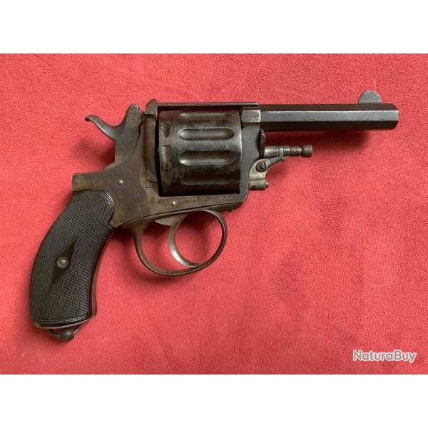 Rare Revolver � L'Explorateur � � douze coups en 6mm Velodog.
