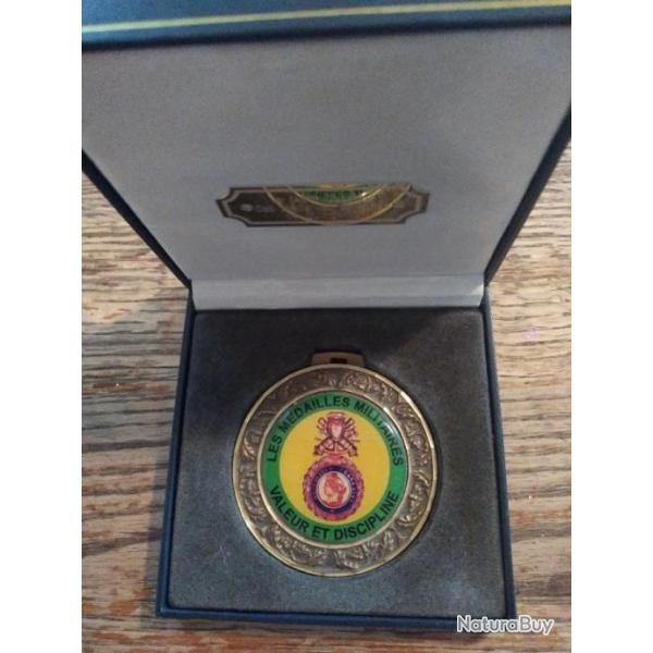 Tr�s beau coffret de la m�daille militaire valeur et discipline
