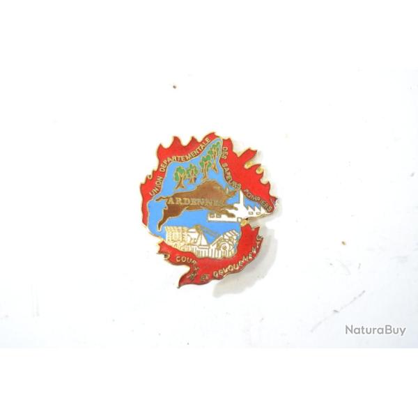 Insigne Union d�partementale des Sapeurs pompiers des Ardennes - courage et d�vouement
