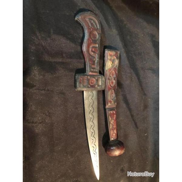 poignard gaine et poigne en cuir et fer region sahara touareg