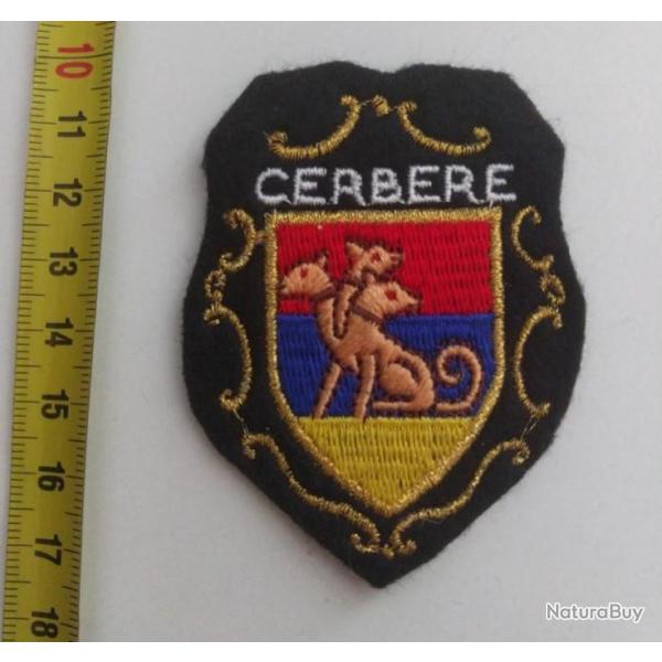 �cusson brod� : " Cerbere ".