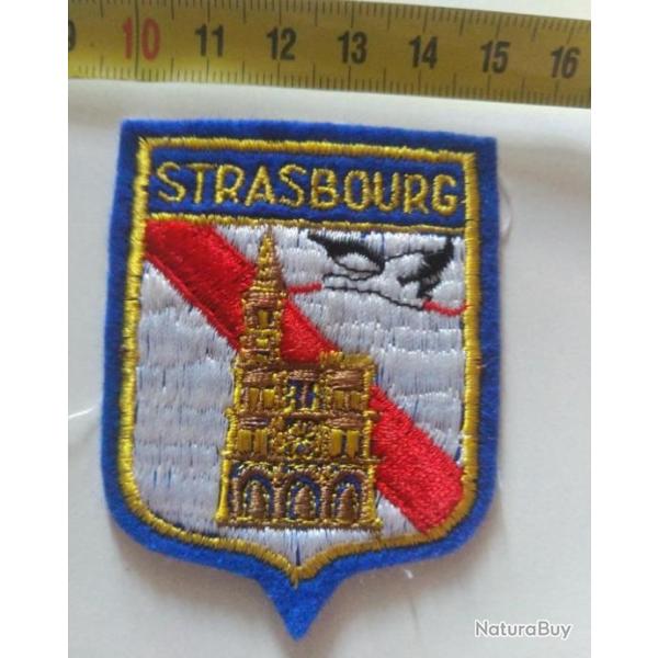 �cusson brod� : " STRASBOURG "