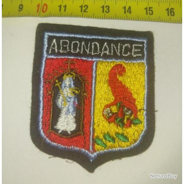 �cusson brod� : " ABONDANCE ".