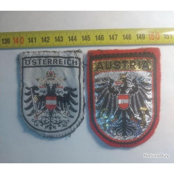 Lot 2 �cussons tissu brod�s : "AUSTRIA" + "OSTERREICH".