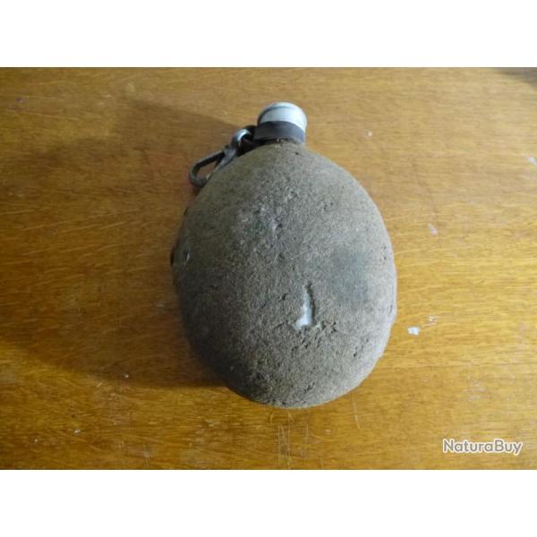 PCC GOURDE ALLEMANDE AVEC HOUSSE ET CUIR ET LE MOUSQUETON