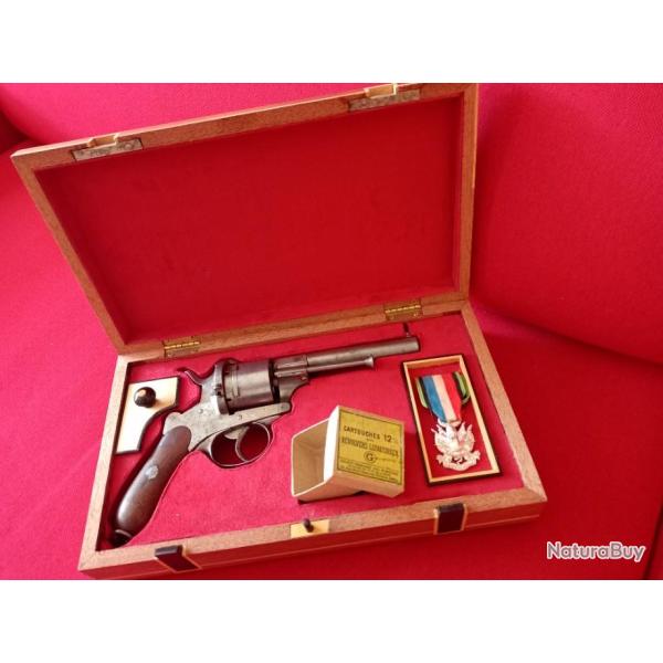 bote   munitions  vide ,seule