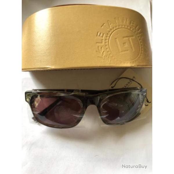 1 paire de lunettes solaire le tanneur marron branche marron  peche mer