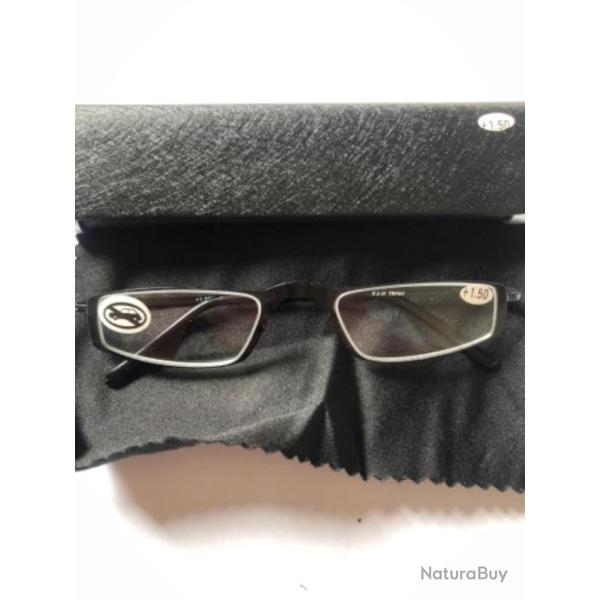 1 paire de lunette avec loupe +2  fjo562 peche coup