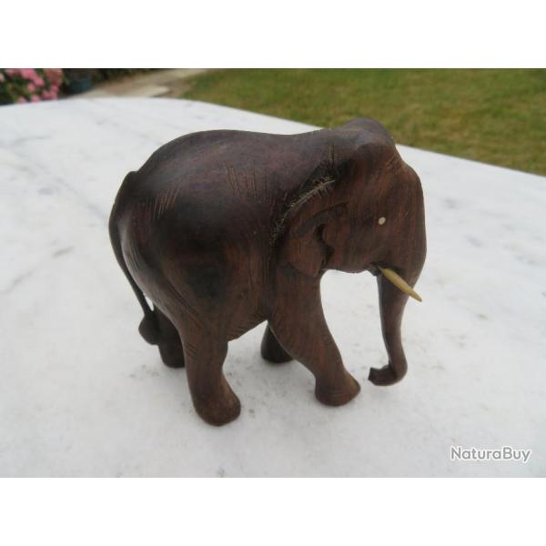 VINTAGE - Sculpture d'�l�phant en bois sculpt�e (XX�)