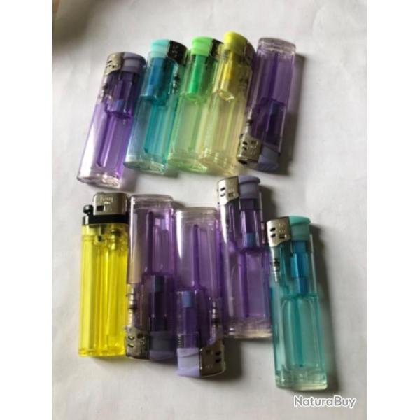 Lot DE 16 . 10 briquet taille normale et 6 mini bic