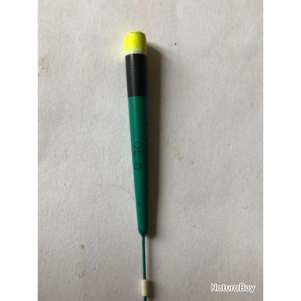 1 flotteur type Versailles 6,5 cm ol 0  environ 0.13 gr . terre lune . bout jaune  peche occasion
