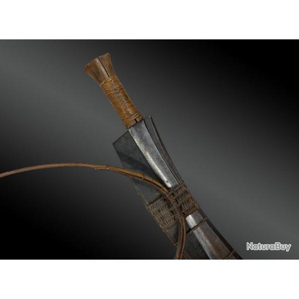 Epe lin gin ou Kachin dha, nord de la Birmanie