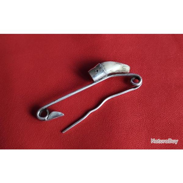 pingle de chapeau ou se col