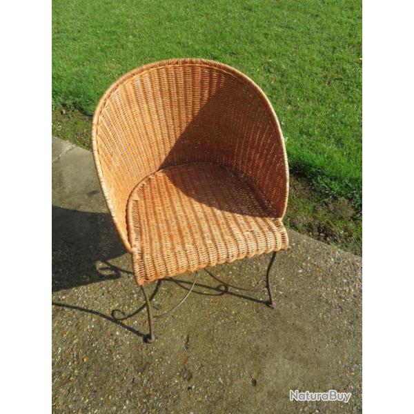 VINTAGE - Ancien Fauteuil en Rotin tress et pitement en mtal  (Dbut XX)