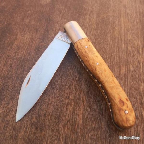 Couteau R�gional L AURILLAC Manche en Bois de Gen�vrier