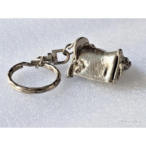 Porte cl� de qualit�- Argent�  - En forme de selle de cheval - id�e cadeau cavalier -  �quitation