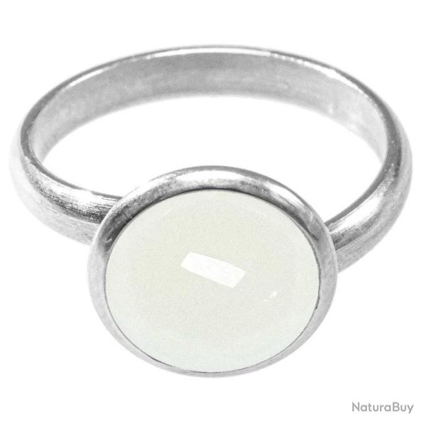 Bague argent�e avec cabochon rond en agate blanche