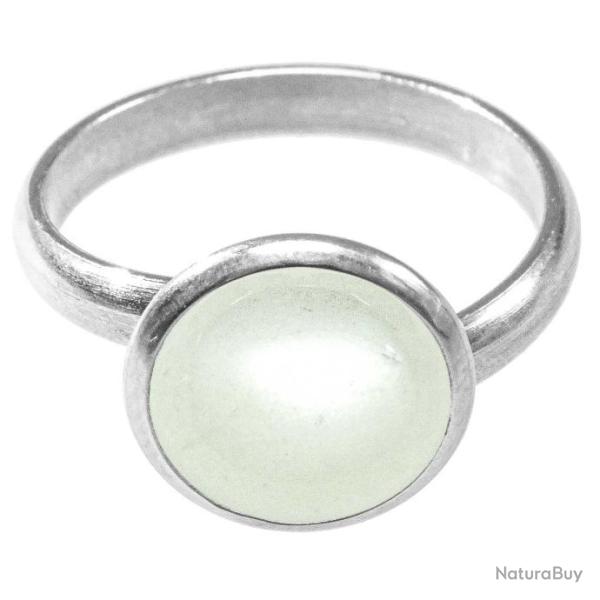Bague argent�e avec cabochon rond en pierre de lune blanche