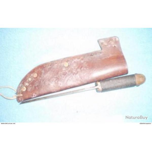 Pour le "TRADE" , les Reconstitutions,les Rendezvous , un couteau appel� R.I.P Knife !