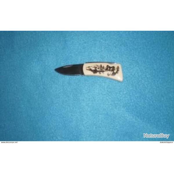 Petit couteau de poche avec dessin LOUP !