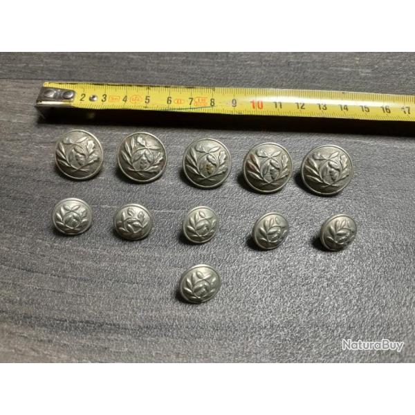 11 boutons de costume militaire Paris