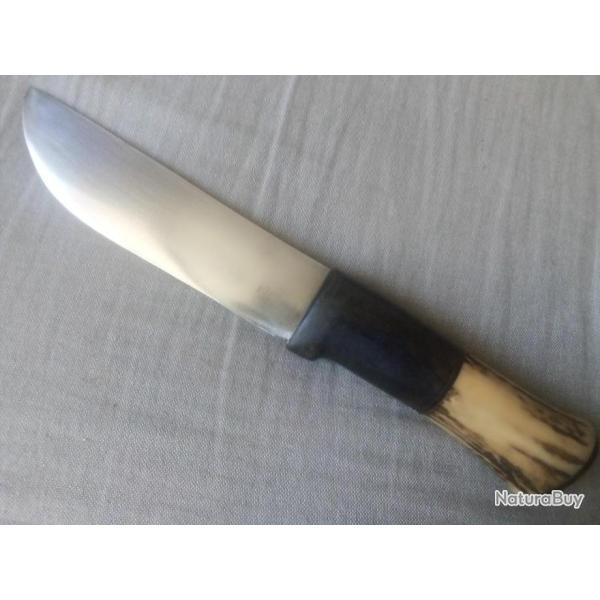 Solide couteau de camp Artisanal