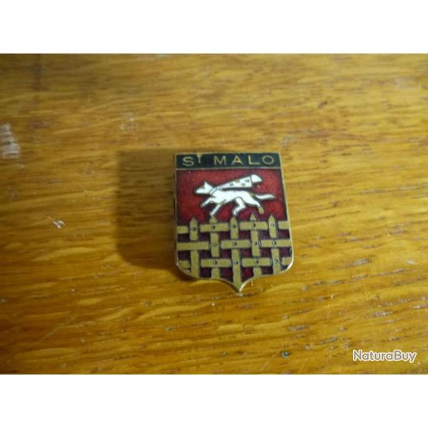+VIEIL INSIGNE ST MALO EMAILLEE SANS FABRICANT