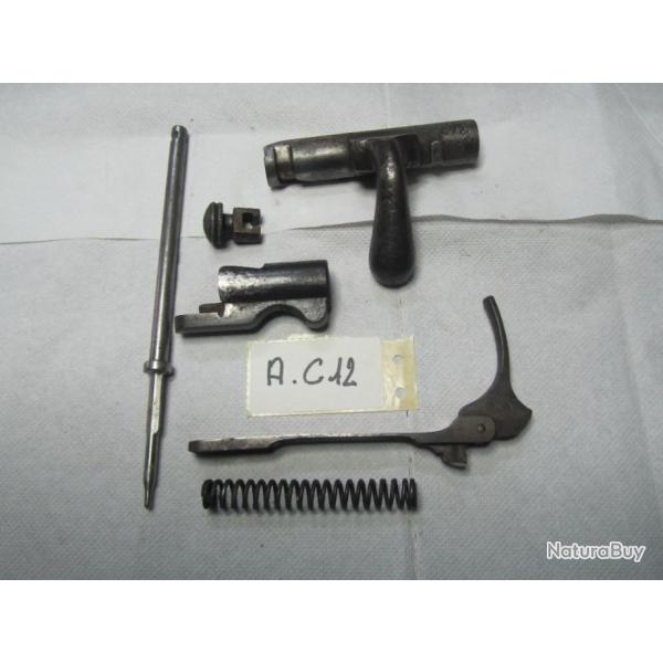 LOT DE PIECES DE VIEUX FUSILS - AC12