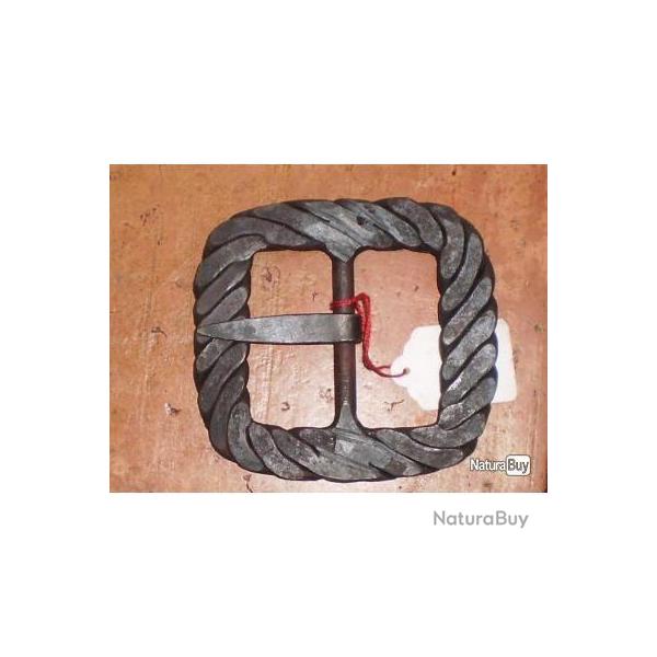 Boucle Trappeur torsad�e et noircie !